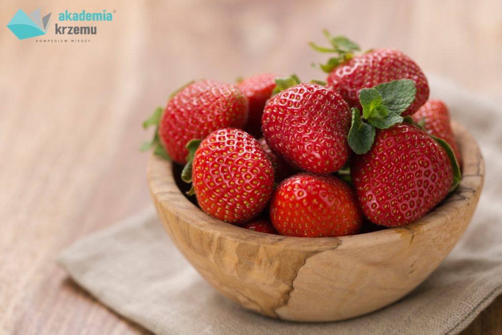 Niestety... smakowite truskawki także najlepiej kupować z upraw ekologicznych.