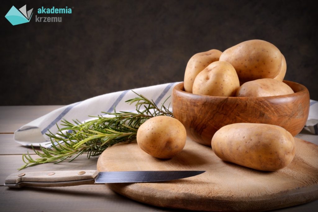 Ziemniaki z uwagi na pozostałości po pestycydach najlepiej kupować z upraw ekologicznych.